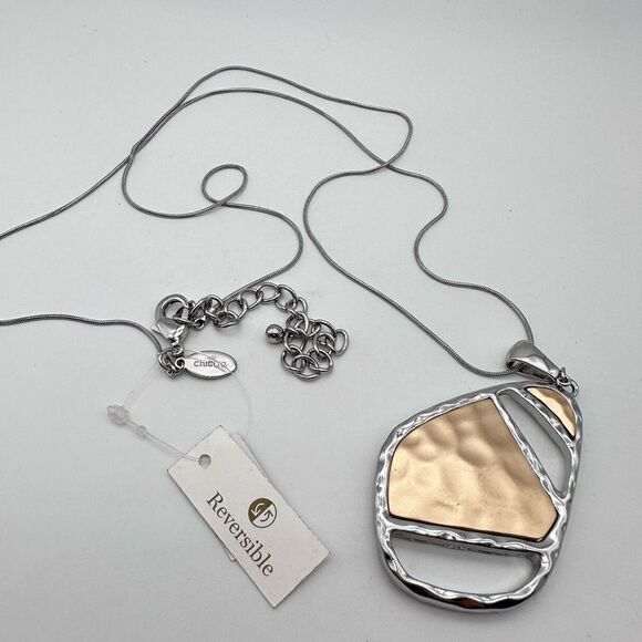 NWT Chico’s Textured Flip Metal Pendant Reversible Necklace Two Tone Gold Silver - Picture 2 of 6